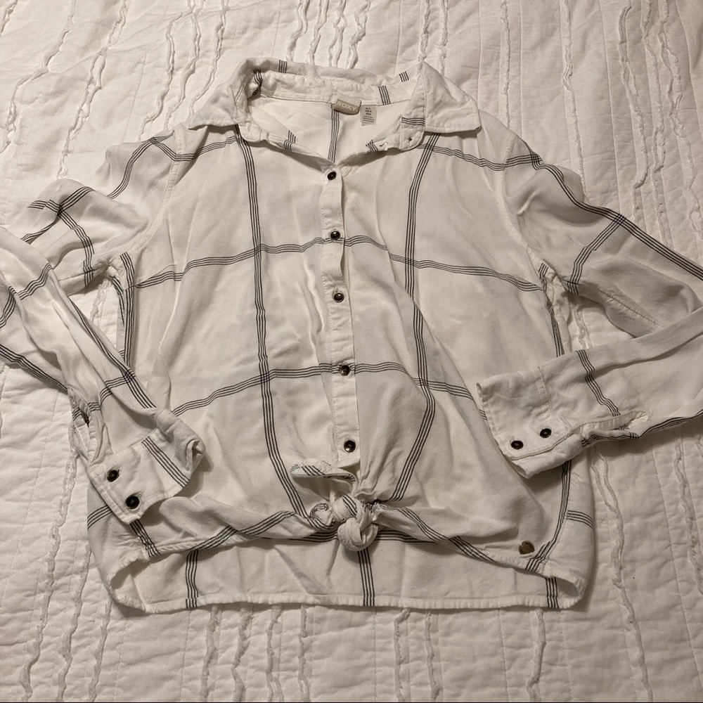 3/$20✨Roxy Button Down Tie Shirt